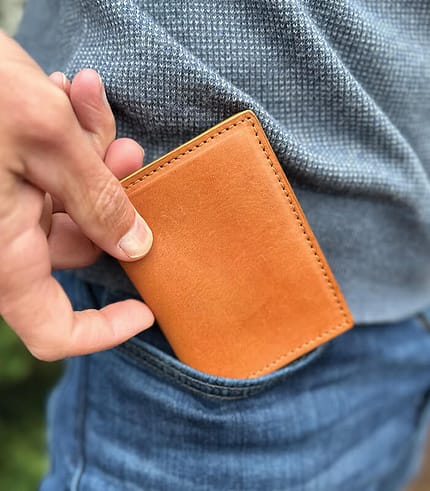 Men’s Bi-fold Slim Wallet