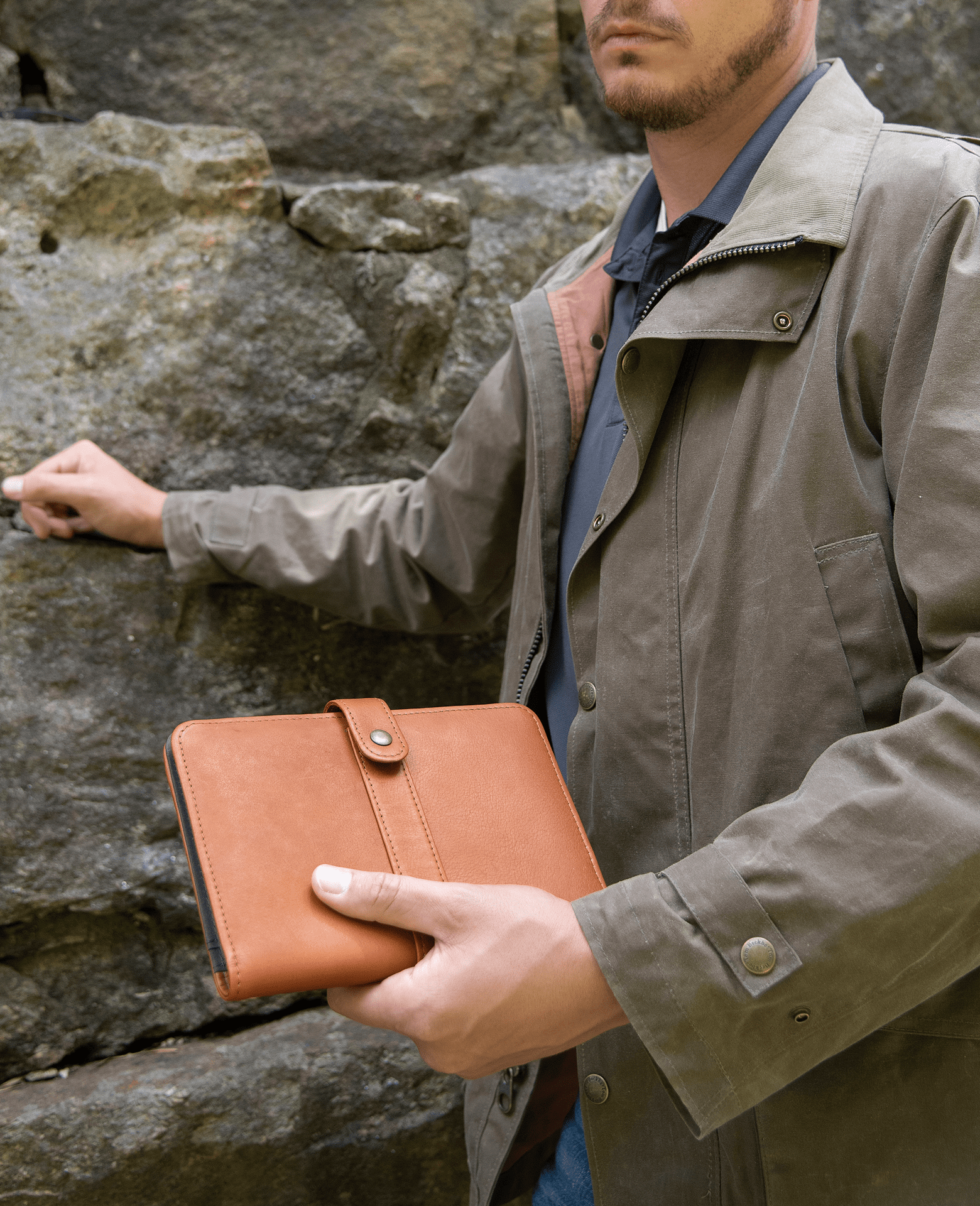 Man carries Escriba small leather journal